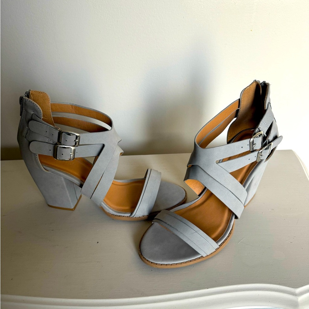 Ladies chunky heel